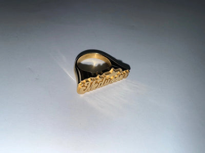 Ein Beispiel für eine individuelle Schmuck-Maßanfertigung aus recyceltem Silber mit hochwertiger Goldplattierung, die in unserer lokalen Werkstatt in Hamburg-Schanze gefertigt wurde.